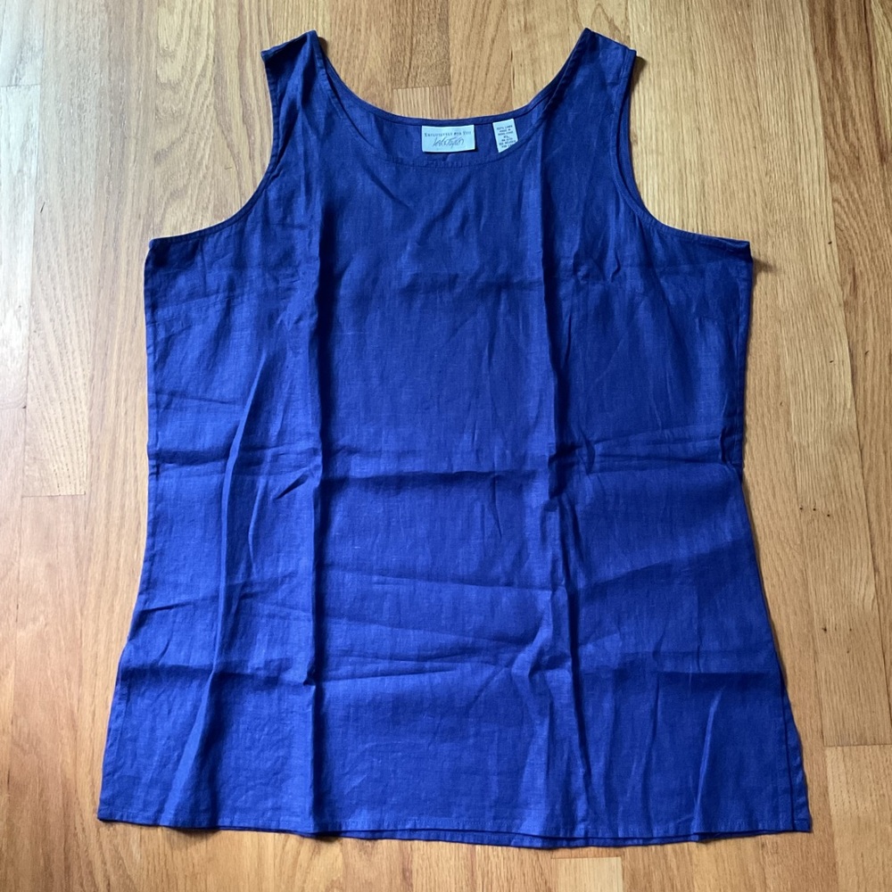 Lord & Taylor linen top ⭐️ sleeveless ⭐️ woven ⭐️ side vents ⭐️ superb